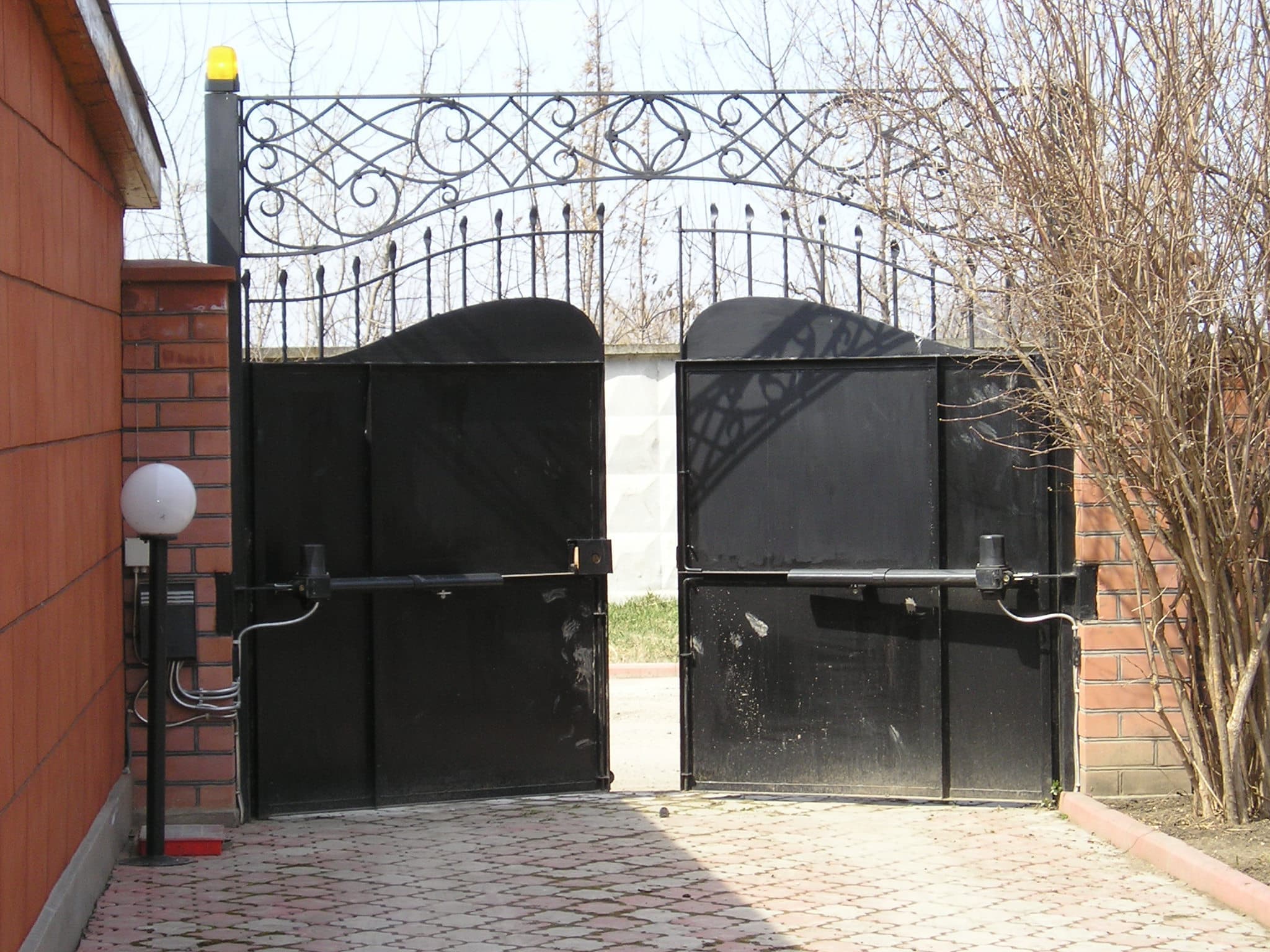 Автоматика на распашные ворота